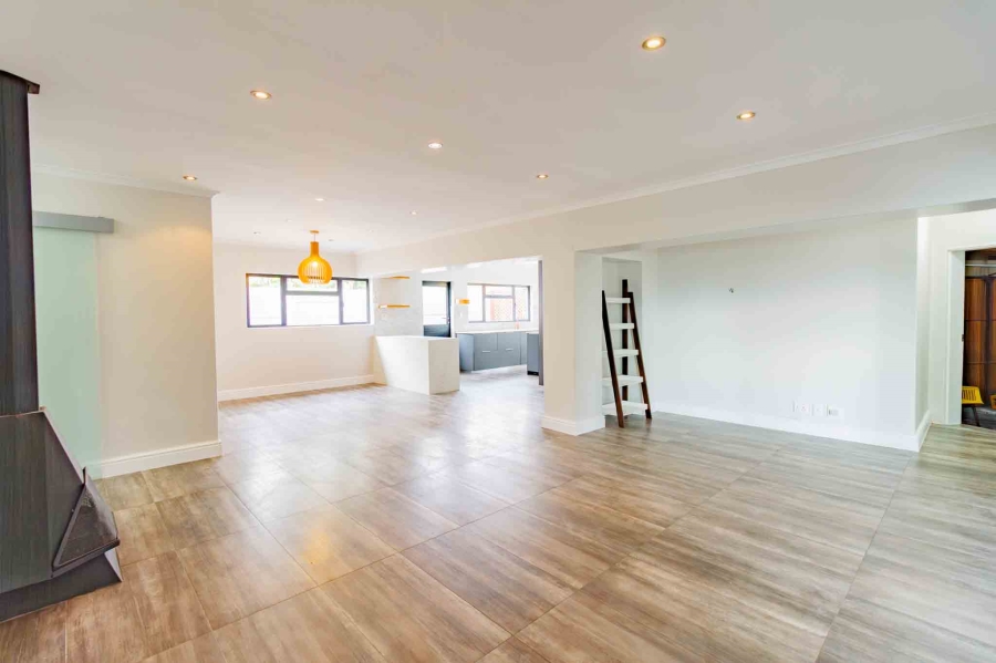 To Let 4 Bedroom Property for Rent in Milnerton Ridge Western Cape